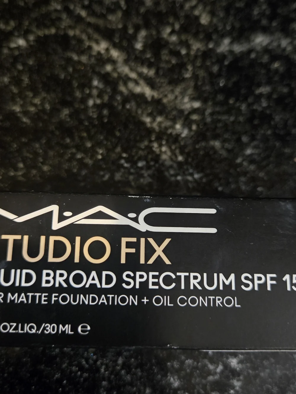 MAC Studio Fix Liquid Broad Spectrum Foundation - Color NW 13